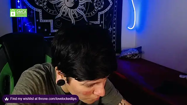 lovelockedlips online show from September 14, 2025, 4:24 am