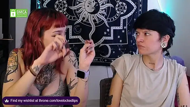 lovelockedlips online show from September 26, 2025, 4:03 pm