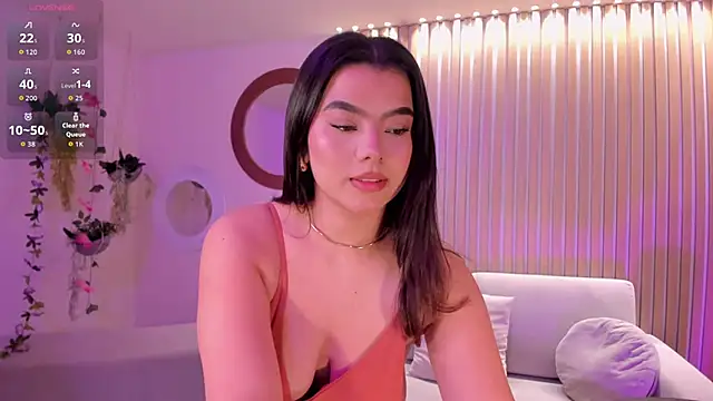 Snapshot of CandaseRussell chatting on October 13, 2025, 12:45 am CandaseRussell online show from October 13, 2025, 12:45 am