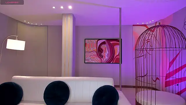 Snapshot of CandaseRussell chatting on September 23, 2025, 8:16 pm CandaseRussell online show from September 23, 2025, 8:16 pm