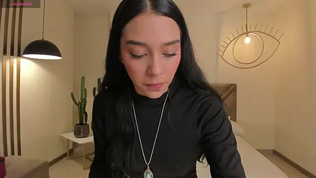 Snapshot of AmaliaCrus chatting on November 27, 2025, 8:31 pm AmaliaCrus online show from November 27, 2025, 8:31 pm