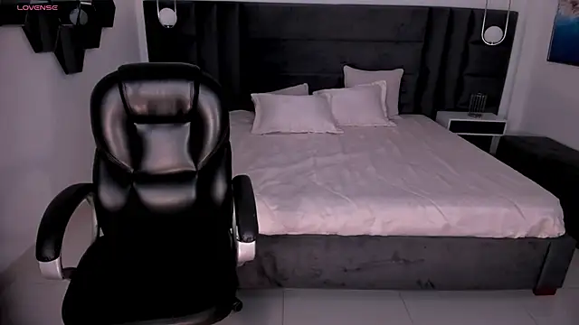 LarisaSmirnov online show from January 6, 2026, 3:54 am