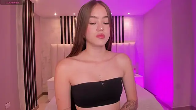 MaiaCollins online show from November 26, 2025, 7:14 pm