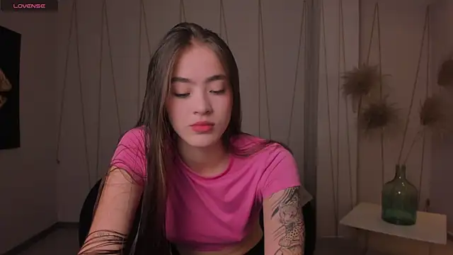 MaiaCollins online show from March 4, 2026, 5:31 pm