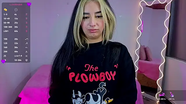 Snapshot of Malory_tay1 chatting on December 2, 2025, 7:15 pm Malory tay1 online show from December 2, 2025, 7:15 pm