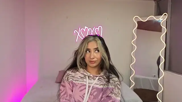 Snapshot of Malory_tay1 chatting on November 14, 2025, 11:47 am Malory tay1 online show from November 14, 2025, 11:47 am