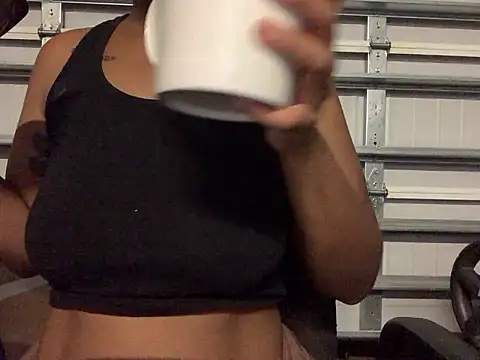 Snapshot of urgeminibrat chatting on December 4, 2025, 3:49 am urgeminibrat online show from December 4, 2025, 3:49 am