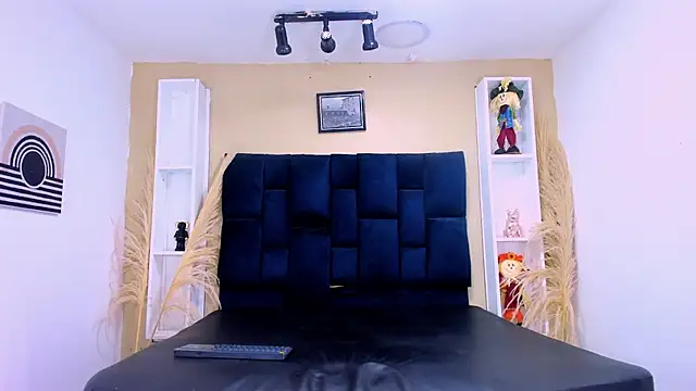 Jhojan twink online show from October 3, 2025, 12:17 pm