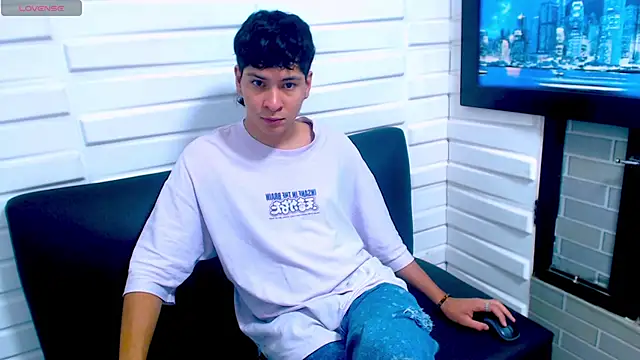 Jhojan twink online show from November 15, 2025, 5:06 pm