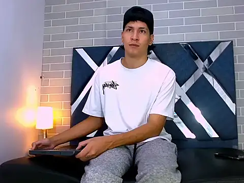 Jhojan twink online show from September 27, 2025, 12:11 pm