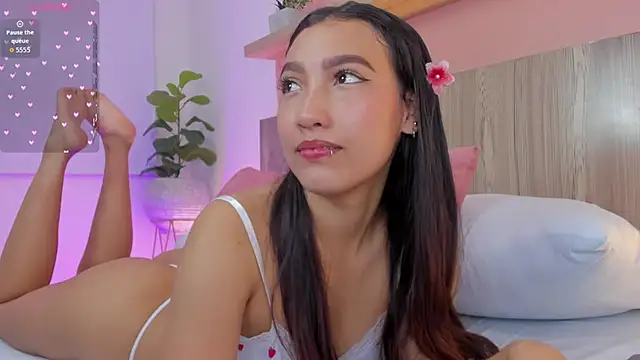 nina blake online show from November 12, 2025, 3:54 am