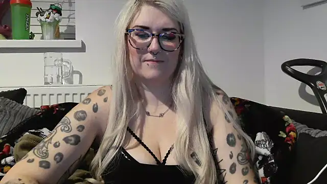 Sizzling Indie36 online show from November 1, 2025, 11:20 pm