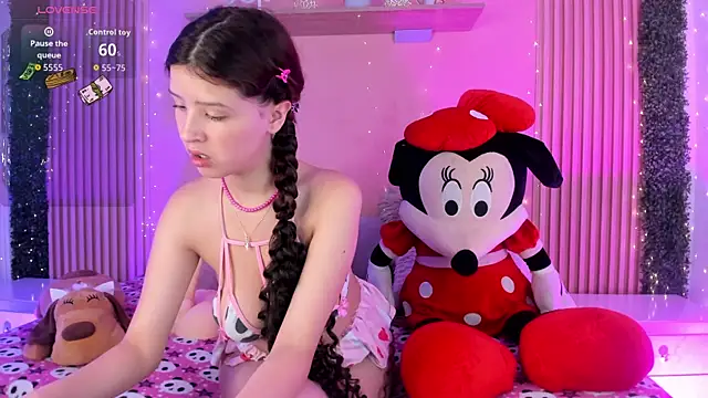 Snapshot of Sophie_joyy chatting on December 18, 2025, 4:28 am Sophie joyy online show from December 18, 2025, 4:28 am