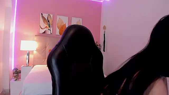 Molly h0t online show from February 17, 2026, 12:46 pm