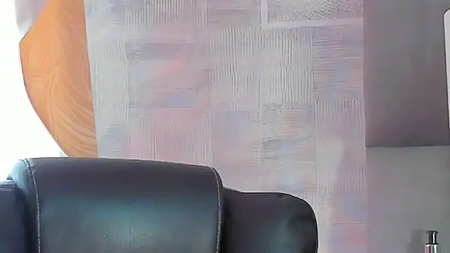 AliceStevens  online show from November 10, 2025, 1:27 pm