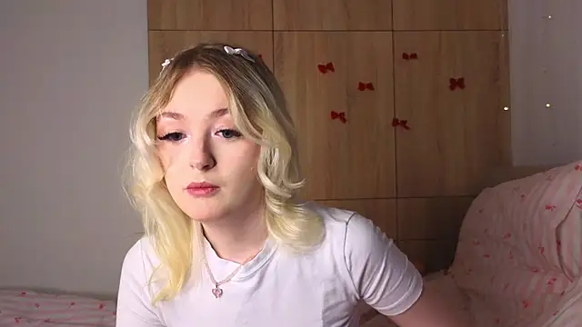 Snapshot of minigirl chatting on February 18, 2026, 4:14 pm minigirl online show from February 18, 2026, 4:14 pm