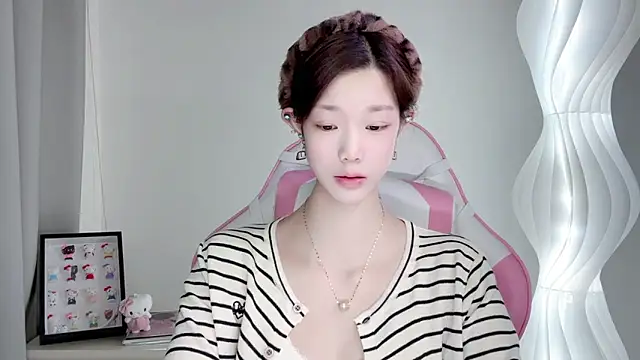 Snapshot of Gogo-888 chatting on December 17, 2025, 9:25 am Gogo-888 online show from December 17, 2025, 9:25 am