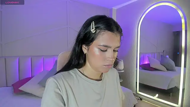 Snapshot of Eimmy_bm chatting on December 5, 2025, 7:45 pm Eimmy bm online show from December 5, 2025, 7:45 pm