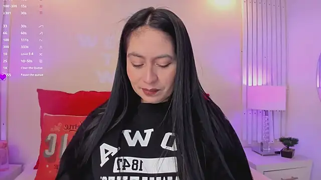 Snapshot of AliceCorner chatting on November 11, 2025, 12:00 pm AliceCorner online show from November 11, 2025, 12:00 pm