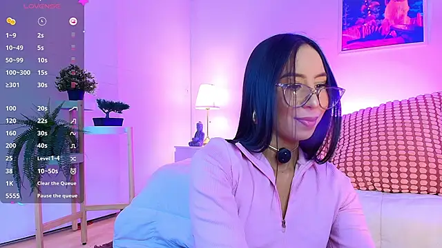 Valen ross  online show from January 8, 2026, 11:00 pm