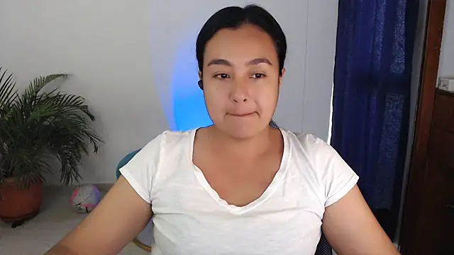 Snapshot of Themagicpotion chatting on July 17, 2026, 3:42 pm Themagicpotion online show from July 17, 2026, 3:42 pm