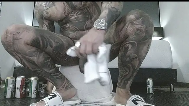 Snapshot of danilog515 chatting on November 4, 2025, 6:11 pm danilog515 online show from November 4, 2025, 6:11 pm