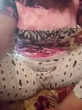 Snapshot of Maya-Moon chatting on October 11, 2025, 5:03 pm Maya-Moon online show from October 11, 2025, 5:03 pm