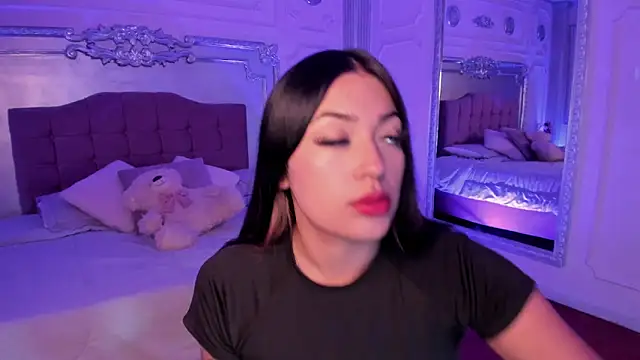 KatianPierce online show from November 26, 2025, 7:14 pm