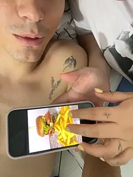 pareja curiosa19 online show from October 10, 2025, 2:23 am