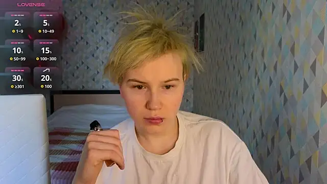 Snapshot of Tara_Lawson chatting on February 15, 2026, 4:02 am Tara Lawson online show from February 15, 2026, 4:02 am