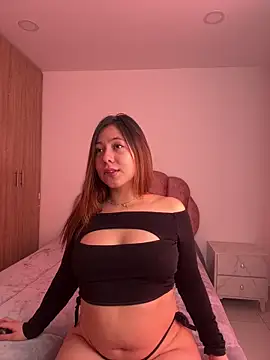 Snapshot of MiaaRoussee_ chatting on March 16, 2025, 8:32 pm MiaaRoussee online show from March 16, 2025, 8:32 pm