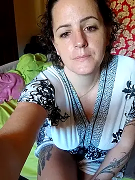Snapshot of emiliemilf chatting on June 14, 2026, 8:10 pm emiliemilf online show from June 14, 2026, 8:10 pm