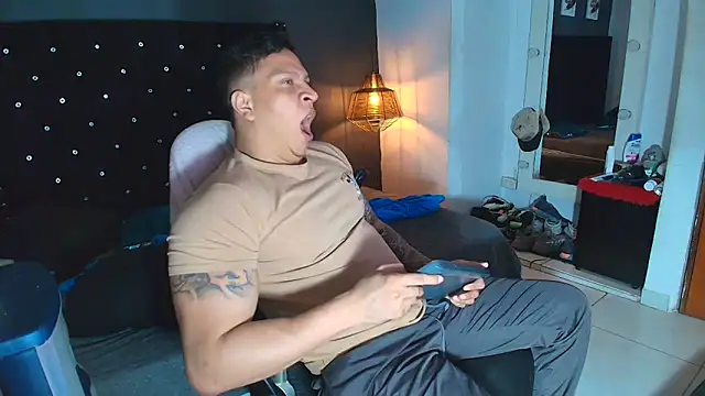 ethan dalton  online show from December 15, 2025, 3:45 am