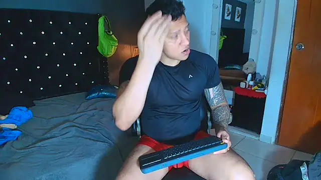 ethan dalton  online show from November 14, 2025, 3:21 am