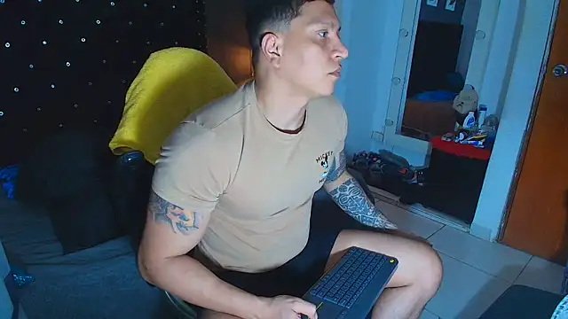 ethan dalton  online show from November 29, 2025, 3:50 am