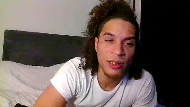 Snapshot of shurthingx chatting on May 18, 2026, 4:07 am shurthingx online show from May 18, 2026, 4:07 am
