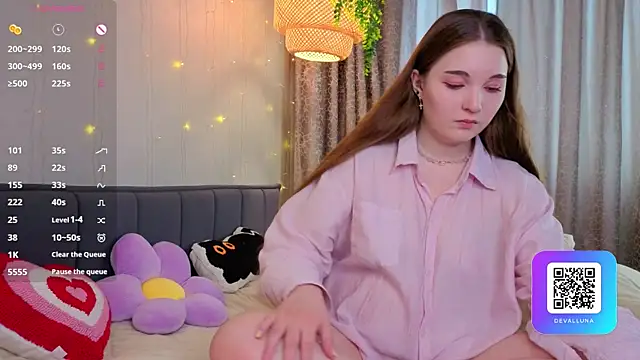 ConstanceHelms online show from April 13, 2026, 5:11 am