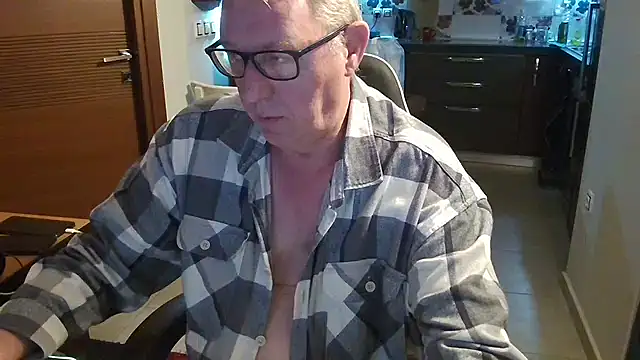 JamesBauer online show from February 18, 2026, 4:32 am