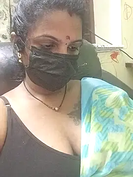 Snapshot of poojaa-rani chatting on February 1, 2026, 6:17 pm poojaa-rani online show from February 1, 2026, 6:17 pm