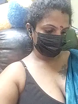 Snapshot of poojaa-rani chatting on February 27, 2026, 5:24 pm poojaa-rani online show from February 27, 2026, 5:24 pm