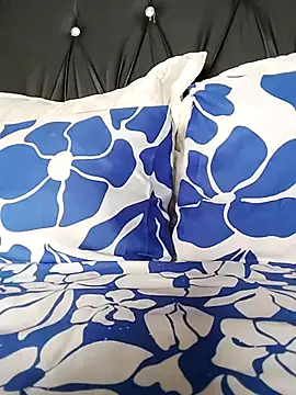 sexylira online show from March 31, 2026, 11:45 am