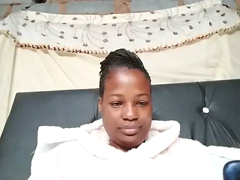 sexylira online show from April 14, 2026, 11:15 am