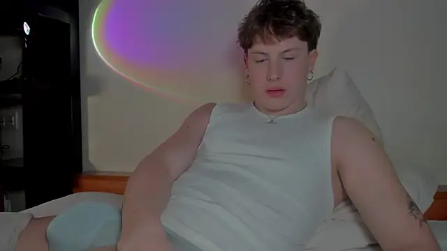 RobFavorite1 online show from March 19, 2025, 10:09 pm