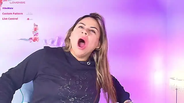 Snapshot of Lia_adamsss chatting on February 10, 2026, 3:27 am Lia adamsss online show from February 10, 2026, 3:27 am