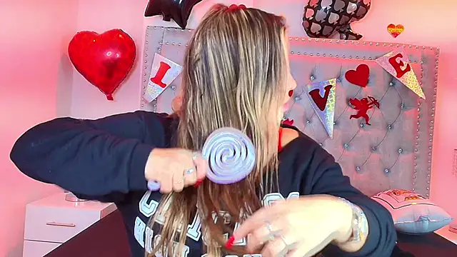 Snapshot of Lia_adamsss chatting on February 17, 2026, 3:26 am Lia adamsss online show from February 17, 2026, 3:26 am