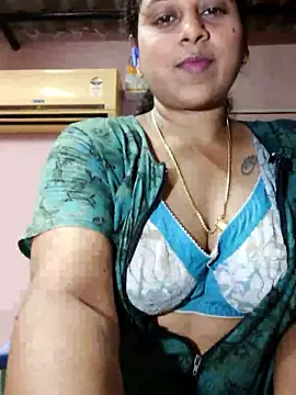 Snapshot of JENNIFERtamil chatting on May 25, 2026, 8:02 am JENNIFERtamil online show from May 25, 2026, 8:02 am