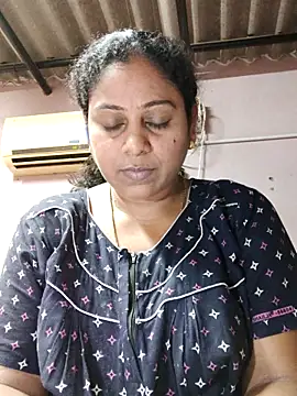 Snapshot of JENNIFERtamil chatting on May 26, 2026, 7:39 am JENNIFERtamil online show from May 26, 2026, 7:39 am
