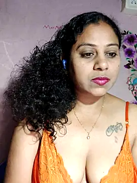 Snapshot of JENNIFERtamil chatting on May 16, 2026, 6:40 pm JENNIFERtamil online show from May 16, 2026, 6:40 pm