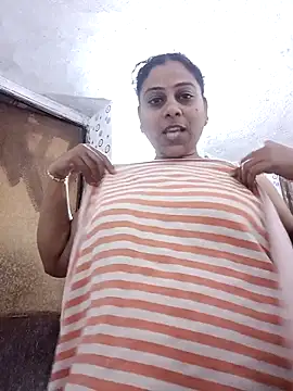 JENNIFERtamil online show from February 18, 2026, 8:22 am