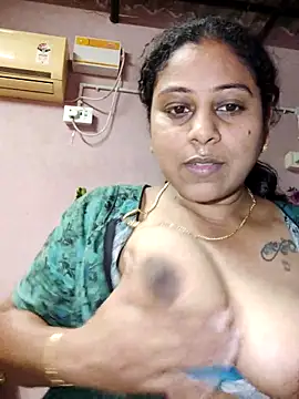 Snapshot of JENNIFERtamil chatting on May 18, 2026, 7:57 am JENNIFERtamil online show from May 18, 2026, 7:57 am